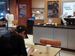 Kedai Tanpa Staf Menjamur, Robot Jadi Andalan
