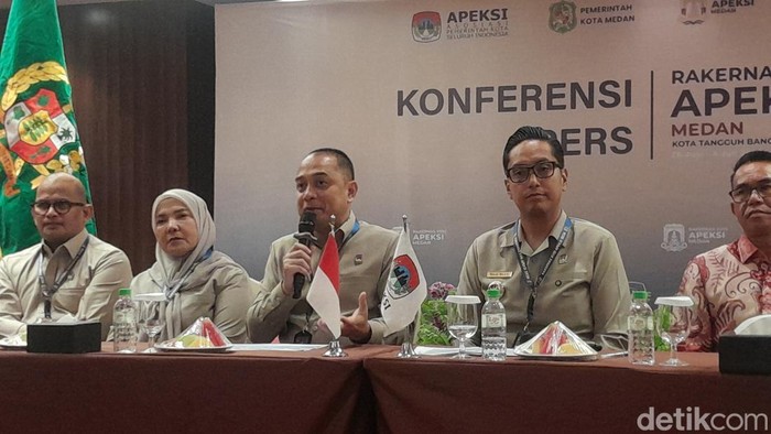 Konferensi pers Rakernas Asosiasi Pemerintah Kota Seluruh Indonesia (APEKSI). (Foto: Rechtin Hani Ritonga/detikSumut)