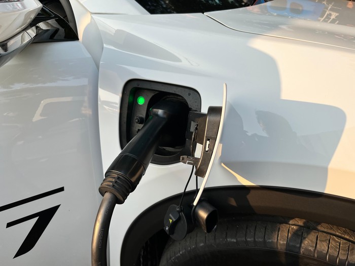 Mobil VinFast didukung 2.900 SPKLU V-Green di Indonesia