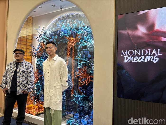 MONDIAL berkolaborasi dengan seniman rajut mendunia, Mangmoel untuk koleksi perhiasan Dreams.