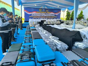 Video BNN Gerebek Gudang 3 Ton Narkoba Asal Thailand di Gresik