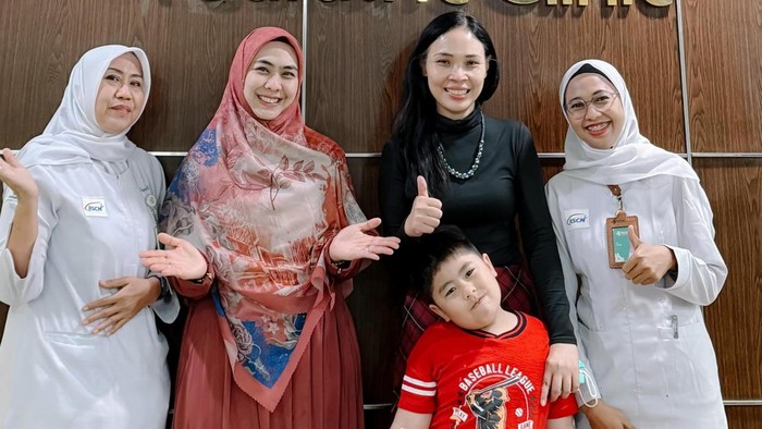 Oki Setiana Dewi Rutin 6 Tahun ke Klinik Pediatri demi Sulaiman