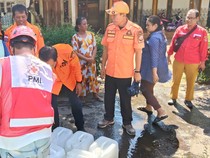 Kekeringan di Jember, Pemkab Salurkan Air untuk Warga Terdampak