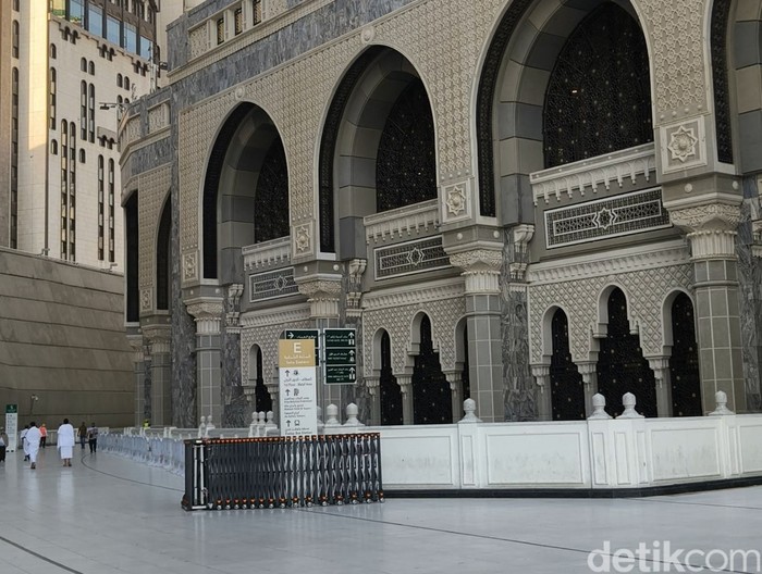 Pintu Al-Arqam di Masjidil Haram dulunya adalah Darul Arqam, markas pertama dakwah Rasulullah SAW secara sembunyi-sembunyi.