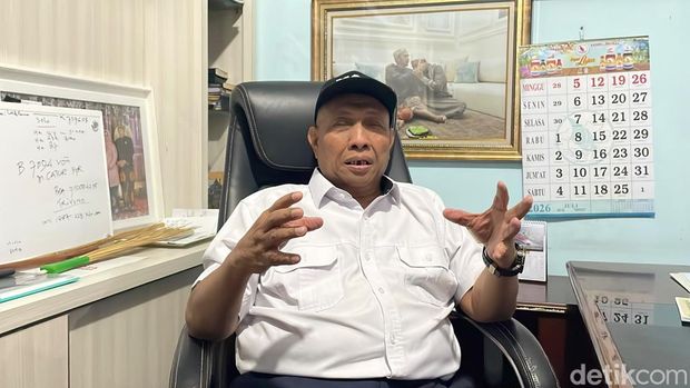Pemilik PO Haryanto, Haji Haryanto, ditemui di garasi busnya di Kudus, Kamis (2/7/2026).