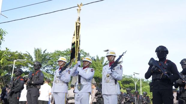 Polda Riau menggelar Kirab Pataka dan Nugraha Sakanti di Pekanbaru, Kamis (2/7/2026).