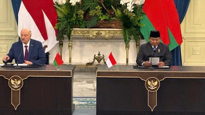 Presiden Prabowo Subianto saat memberikan keterangan pers bersama Presiden Belarus Aleksandr Lukashenko di Istana Merdeka, Jakarta, Kamis (2/7/2026).