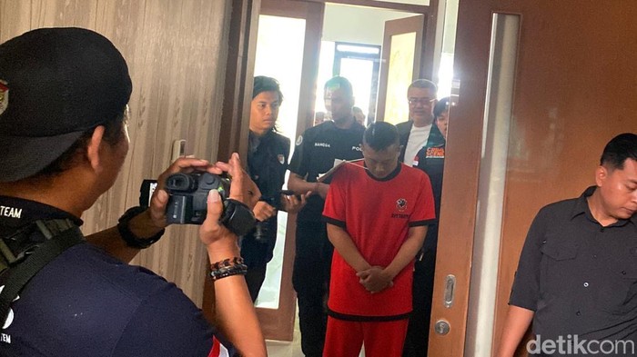 Rekonstruksi kasus Taufik Hidayat.