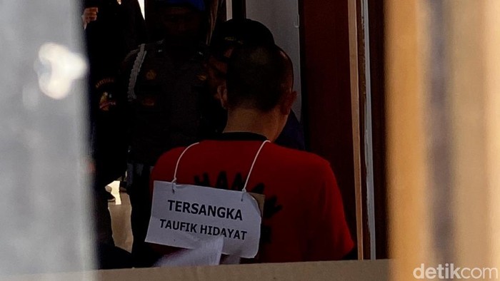 Rekonstruksi kasus Taufik Hidayat di Polda Jabar.
