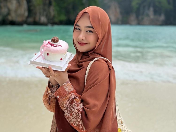 Keseruan Ria Ricis Rayakan Ultah ke-31 di Phuket