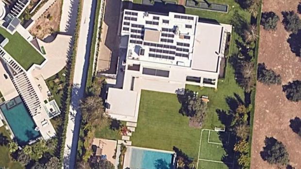 Rumah Kylian Mbappe di La Finca, Madrid. Rumah Kylian Mbappe di La Finca, Madrid.