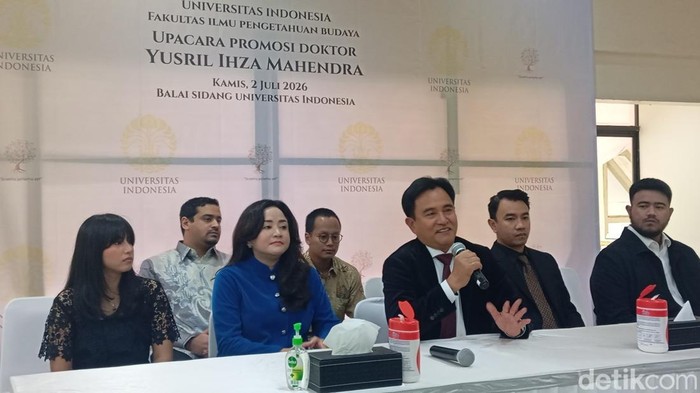 Sidang doktor Yusril Ihza Mahendra.