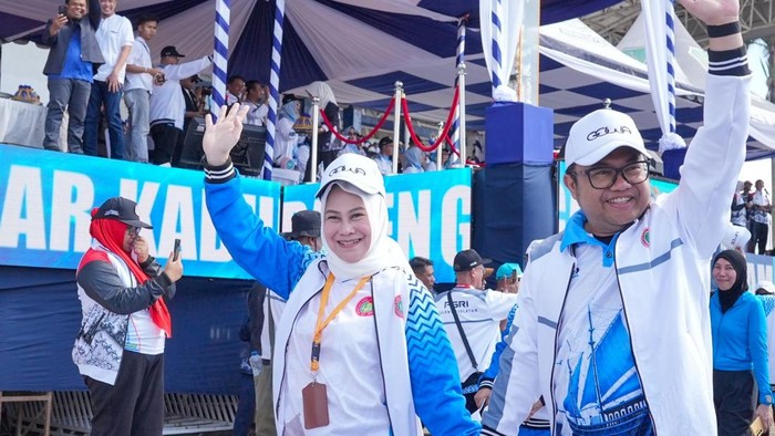 Wakil Bupati Gowa, Darmawangsyah Muin, menghadiri pembukaan Porsenijar PGRI Sulsel 2026 di Kabupaten Sidrap.