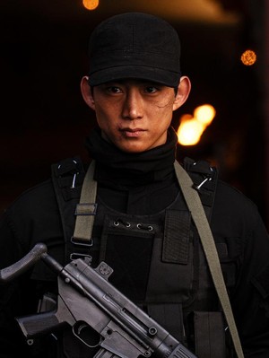Potret Taecyeon di Episode Agent Kim Reactivated Malam Ini