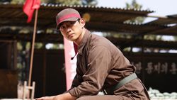 Potret Taecyeon di Episode Agent Kim Reactivated Malam Ini