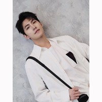 Drama baru lain yang jadi projek Yang Yang tahun ini adalah Bu Rang Jiang Shan. Produksi dramanya diumumkan resmi pada Februari 2026 dan langsung menarik perhatian besar dari fandom drama China. Foto: Dok. Weibo, Instagram