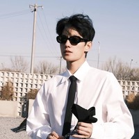 Kemudian You Are My Glory dan Fireworks of My Heart jadi drama populer lainnya yang dibintangi Yang Yang. Ia juga dikenal sebagai bagian dari “Top Traffic Stars” di industri hiburan China karena popularitas dan basis penggemarnya yang sangat besar. Foto: Dok. Weibo, Instagram
