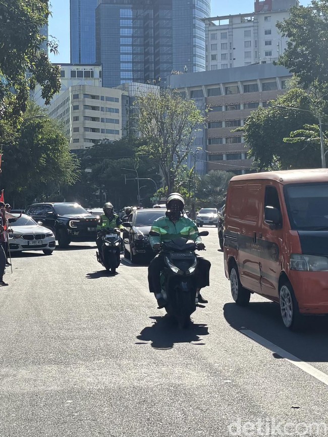 Demo Depan Grahadi Arus Lalu Lintas Padat