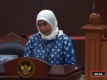 Dosen Unair di MK: Lulusan S3 Australia Dapat Gaji Rp 2,6 Juta per Bulan