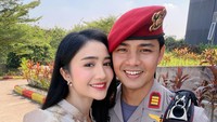 Gemas! Febby Rastanty Cari-cari Suami yang Terjun Payung di HUT Polri