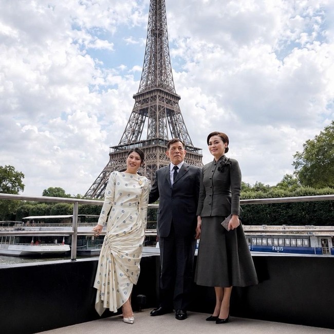 Foto: Diplomasi Fashion Putri Sirivannavari saat Raja Thailand Kunjungi Paris