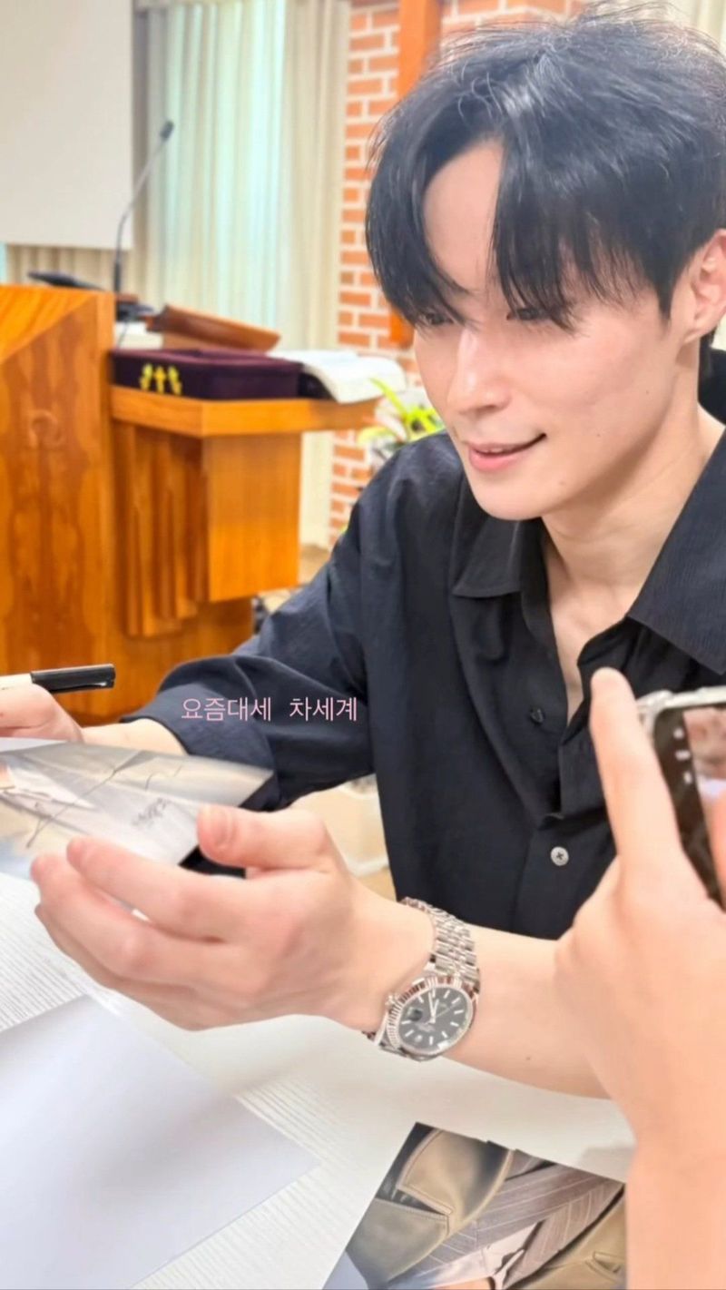 Heo Nam Jun mengadakan 'fan sign' dadakan di gereja. Acara tersebut terlaksana atas permintaan kakek dan neneknya.