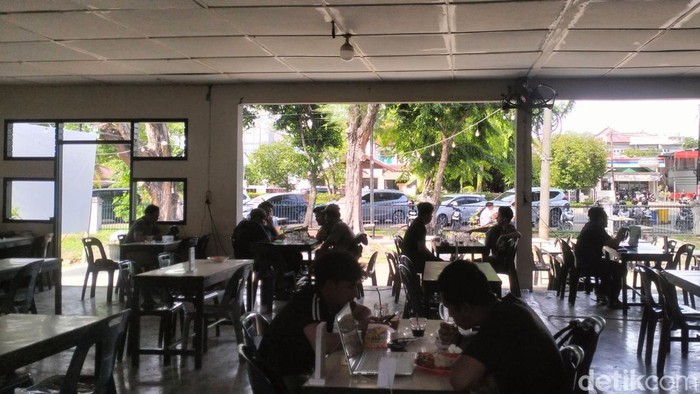 Ilustrasi warung kopi di Banda Aceh (Foto: Agus Setyadi/detikSumut)