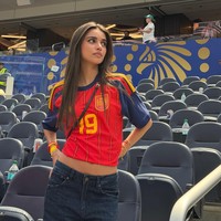 Gaya Ines Garcia, Pacar Lamine Yamal, Pakai Jersey Crop Top di Piala Dunia
