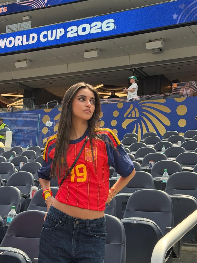 Gaya Ines Garcia, Pacar Lamine Yamal, Pakai Jersey Crop Top di Piala Dunia