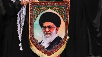 Pilihan Ayat Saat Delegasi Saudi Hadiri Pemakaman Khamenei Jadi Sorotan