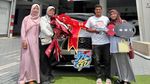Jirayut Kasih Hadiah Mobil Keren Untuk Ibu