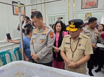 Kapolda dan Gubernur Kalteng Sambangi Rumah Duka Aipda Yudhi