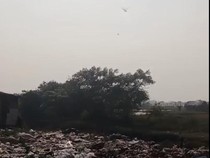 Kebakaran TPA Jatiwaringin Belum Padam Usai 4 Hari, Titik Api Berkurang