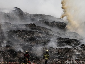 Kebakaran TPA Jatiwaringin Jadi Alarm Pentingnya Hentikan Open Dumping
