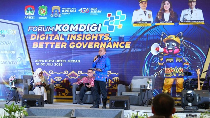 Kepala Diskominfo Makassar Muhammad Roem saat menjadi narasumber dalam Forum Komdigi APEKSI 2026.