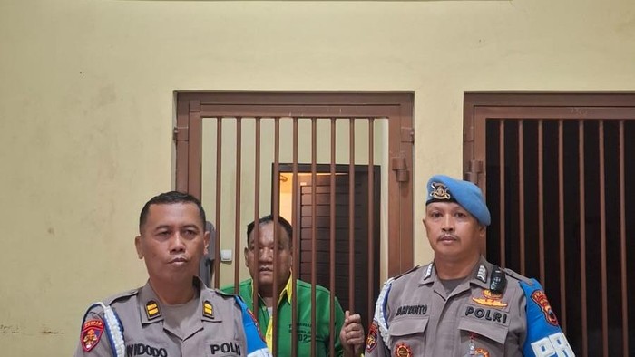 Oknum anggota Polres Tegal Kota, Aiptu N dipatsus buntut dugaan penganiayaan wanita, Jumat (3/7/2026).