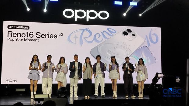 Oppo Resmi meluncurkan seri Reno 16 diantaranya 16F, Reno 16, dan Reno 16 Pro di Jakarta, Jumat (3/7/2026). Oppo Resmi meluncurkan seri Reno 16 diantaranya 16F, Reno 16, dan Reno 16 Pro di Jakarta, Jumat (3/7/2026). (CNBC Indonesia/Novina Putri Bestari)