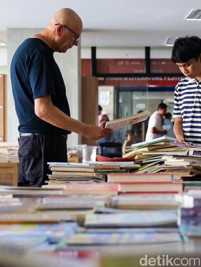 Stimulus Industri Kreatif, Pajak Royalti Penulis Jadi 1,5 Persen
