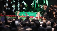 Tangisan Pelayat Saat Peti Jenazah Ayatollah Khamenei Ditampilkan