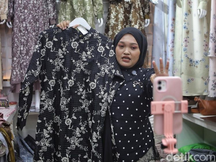 Pedagang Online Hadapi Aturan Baru Pemungutan Pajak