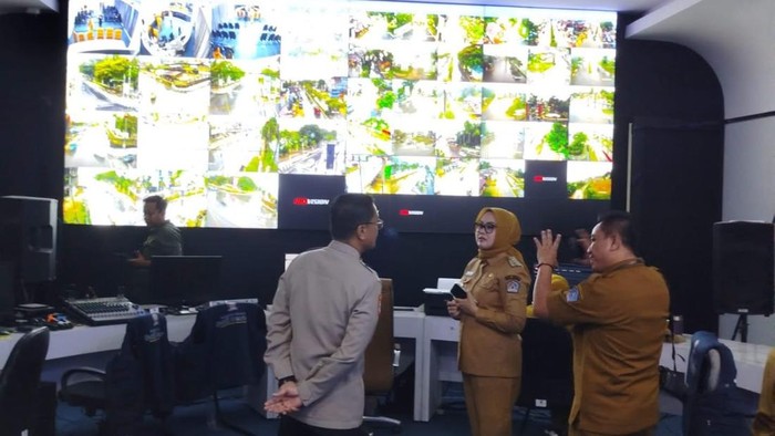 Pemkot Kendari optimalkan Call Center 112 untuk layanan pengaduan.