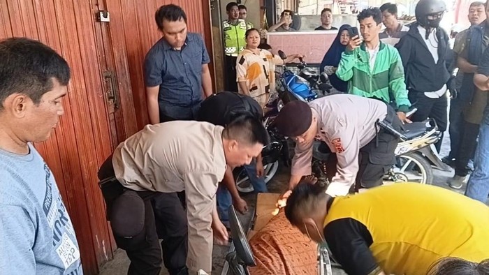 Penemuan mayat tanpa identitas di depan ruko di Jambi