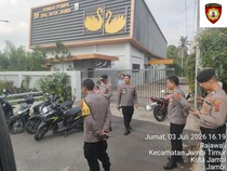 Remaja HendakTawuran Dibubarkan Polisi, Motor hingga Sajam Ditinggal
