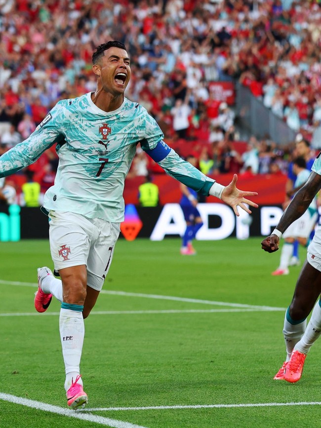 Portugal Balikkan Keadaan, Singkirkan Kroasia 2-1