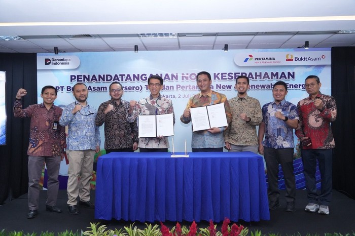 PTBA & PNRE Jajaki Kerja Sama Pengembangan PLTS di Lahan Pascatambang