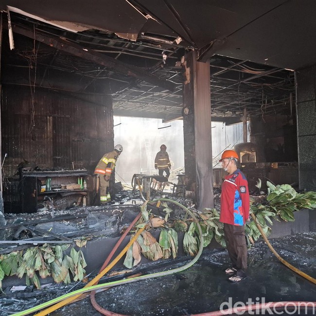 Foto Rama Biliar Jogja Hangus Terbakar