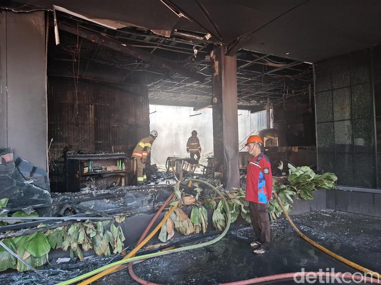 Foto Rama Biliar Jogja Hangus Terbakar