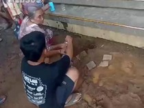 Warga Kudus Berebut Air Berkah Misterius Berakhir Kecele