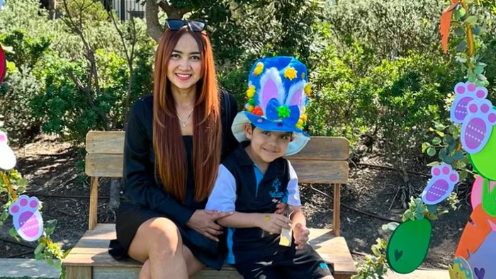 Ria Hariati mengatakan tetap akan mempertahankan izin tinggal tetap di Australia, meski harga pembaharuannya naik tiga kali lipat. (Koleksi pribadi)