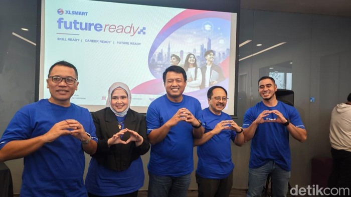 XLSmart meluncurkan Future Ready, sebuah ekosistem pengembangan talenta digital yang mengintegrasikan pembelajaran, sertifikasi, mentoring, magang, hingga akses rekrutmen dalam satu program.